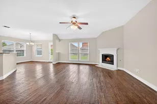 2409 Michelle Creek Dr, Little Elm, TX 75068 - Photo 4