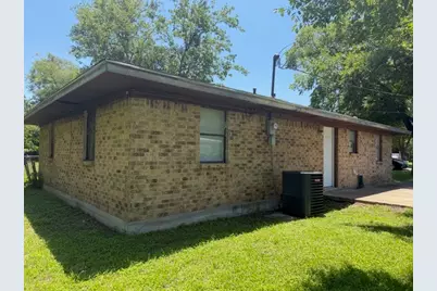 205 E Sabine Street, Groesbeck, TX 76642 - Photo 2