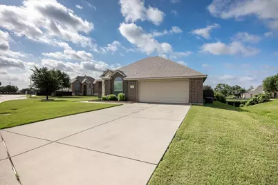 304 Hardeman Boulevard, Justin, TX 76247 - Photo 2