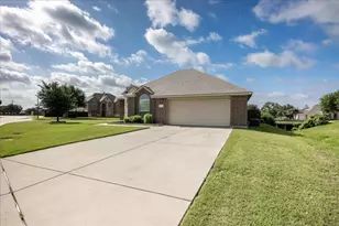 304 Hardeman Blvd, Justin, TX 76247 - Photo 2