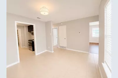 930 Lindy Court, Irving, TX 75060 - Photo 8