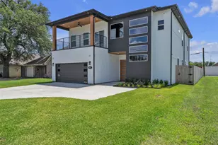 917 S Carroll Ave, Dallas, TX 75223 - Photo 1