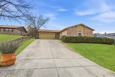 7833 Davenport Avenue, Fort Worth, TX 76116 - Photo 2