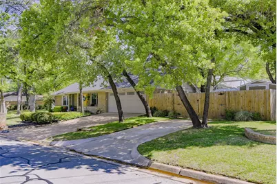 2205 Prestonwood Drive, Arlington, TX 76012 - Photo 2