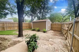 2205 Prestonwood Dr, Arlington, TX 76012 - Photo 36