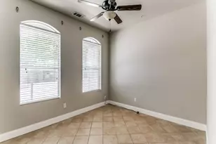 391 E Main St, Lewisville, TX 75057 - Photo 4