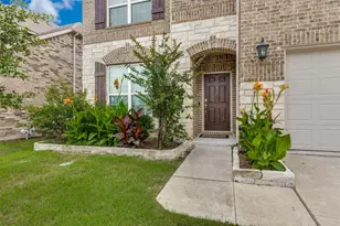 1005 Pinnacle Breeze Dr, Fort Worth, TX 76052 - Photo 2