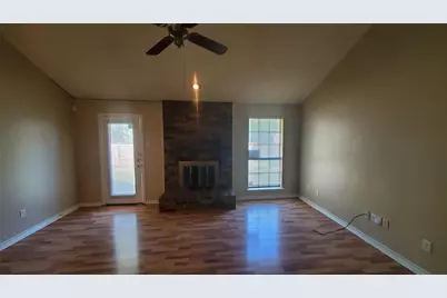 505 Pelican Court, DeSoto, TX 75115 - Photo 2