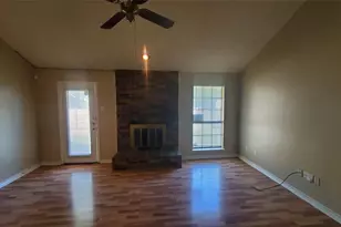505 Pelican Ct, DeSoto, TX 75115 - Photo 2