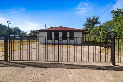 2540 Avenue H, Fort Worth, TX 76105 - Photo 2