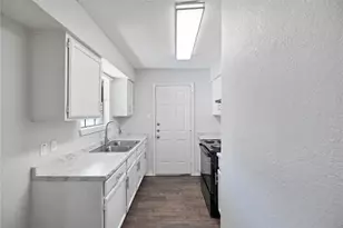 2540 Avenue H, Fort Worth, TX 76105 - Photo 6