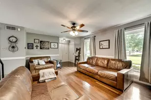426 Westview Terrace, Arlington, TX 76013 - Photo 2