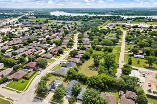 1425 Turtle Cove Dr, Little Elm, TX 75068 - Photo 14