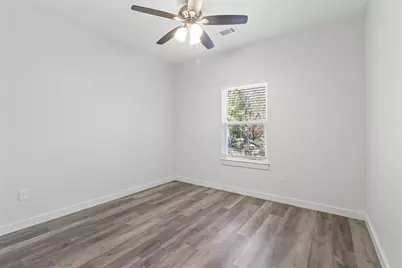 223 W Walker Street, Denison, TX 75020 - Photo 8