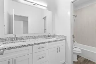 223 W Walker St, Denison, TX 75020 - Photo 12