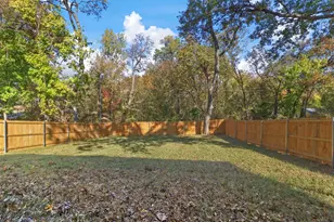223 W Walker St, Denison, TX 75020 - Photo 14