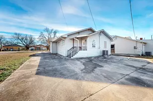 407 W Main St, Whitesboro, TX 76273 - Photo 22
