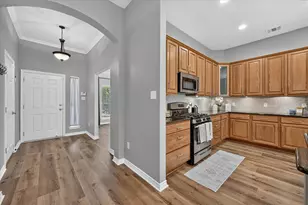 930 Royal Oak Ln, Burleson, TX 76028 - Photo 12