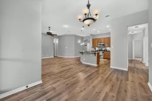930 Royal Oak Ln, Burleson, TX 76028 - Photo 14