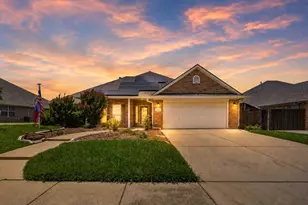930 Royal Oak Ln, Burleson, TX 76028 - Photo 1