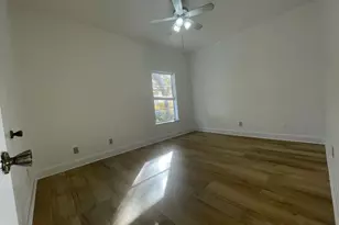 202 S Willomet Ave, Dallas, TX 75208 - Photo 4