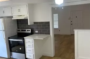 202 S Willomet Ave, Dallas, TX 75208 - Photo 1