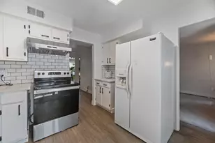 8069 Meadow Rd, Dallas, TX 75231 - Photo 10