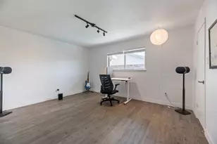 8069 Meadow Rd, Dallas, TX 75231 - Photo 20