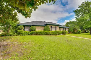 917 Meadowgate Dr, Garland, TX 75040 - Photo 2