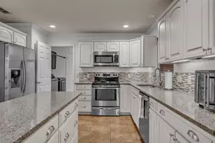 213 King Arthur Dr, Weatherford, TX 76086 - Photo 6