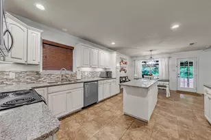 213 King Arthur Dr, Weatherford, TX 76086 - Photo 1