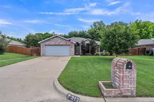 213 King Arthur Dr, Weatherford, TX 76086 - Photo 1