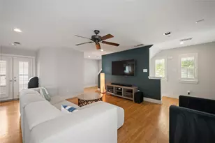5737 Live Oak St, Dallas, TX 75206 - Photo 2