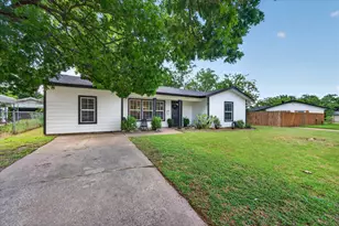 202 Taylor St, Burleson, TX 76028 - Photo 2
