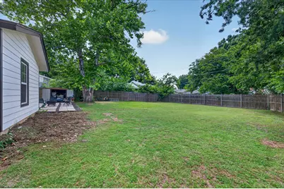 202 Taylor Street, Burleson, TX 76028 - Photo 24