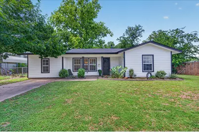 202 Taylor Street, Burleson, TX 76028 - Photo 1