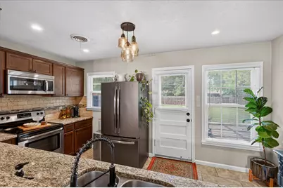 202 Taylor Street, Burleson, TX 76028 - Photo 8