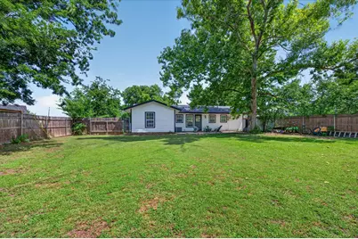 202 Taylor Street, Burleson, TX 76028 - Photo 22