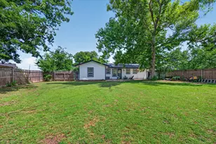 202 Taylor St, Burleson, TX 76028 - Photo 22