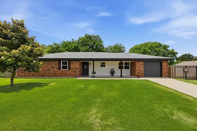 1005 Miller, Decatur, TX 76234 - Photo 2