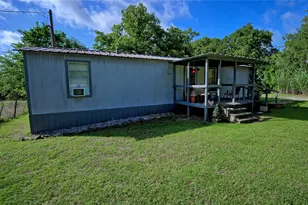 864 Upper Montague Rd, Bowie, TX 76230 - Photo 10