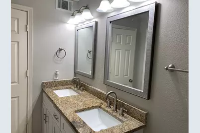 1107 Oxford Street, River Oaks, TX 76114 - Photo 16
