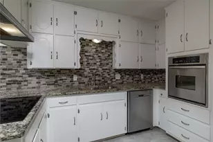 836 Chateau Valee Cir, Bedford, TX 76022 - Photo 8