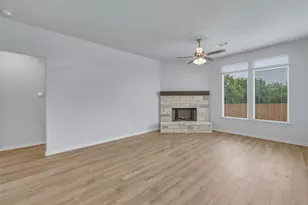 1233 Frio Dr, Springtown, TX 76082 - Photo 6
