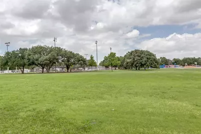 818 Wateka Way, Richardson, TX 75080 - Photo 2