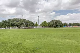 818 Wateka Way, Richardson, TX 75080 - Photo 2
