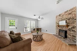 107 Churchill Ln, Euless, TX 76039 - Photo 12