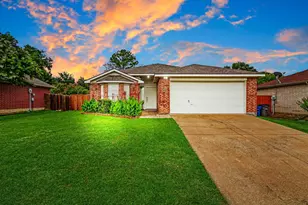 1043 Mustang Ct, Little Elm, TX 75068 - Photo 1