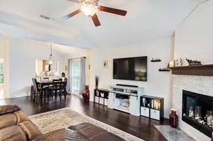1043 Mustang Ct, Little Elm, TX 75068 - Photo 14