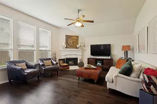 27 Oakridge Ln, Edgecliff Village, TX 76134 - Photo 8